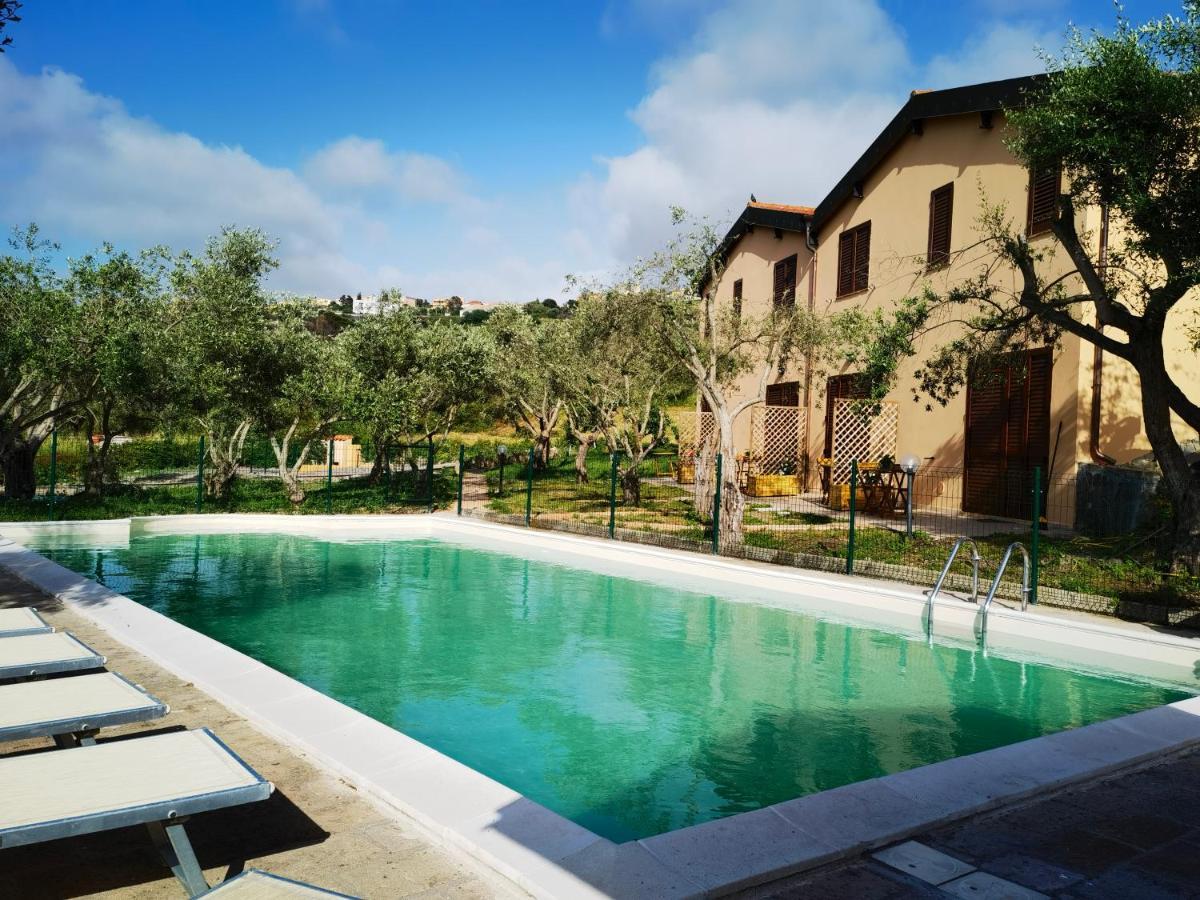 Hotel La Corte Degli Ulivi - Rurale Tresnuraghes
